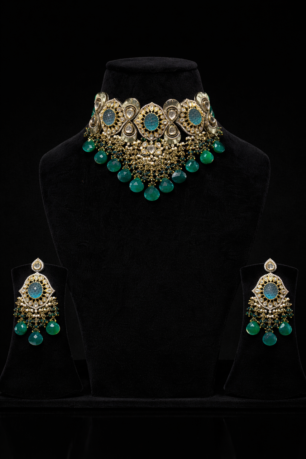 Statement Choker Set With Antique Gold Detailing